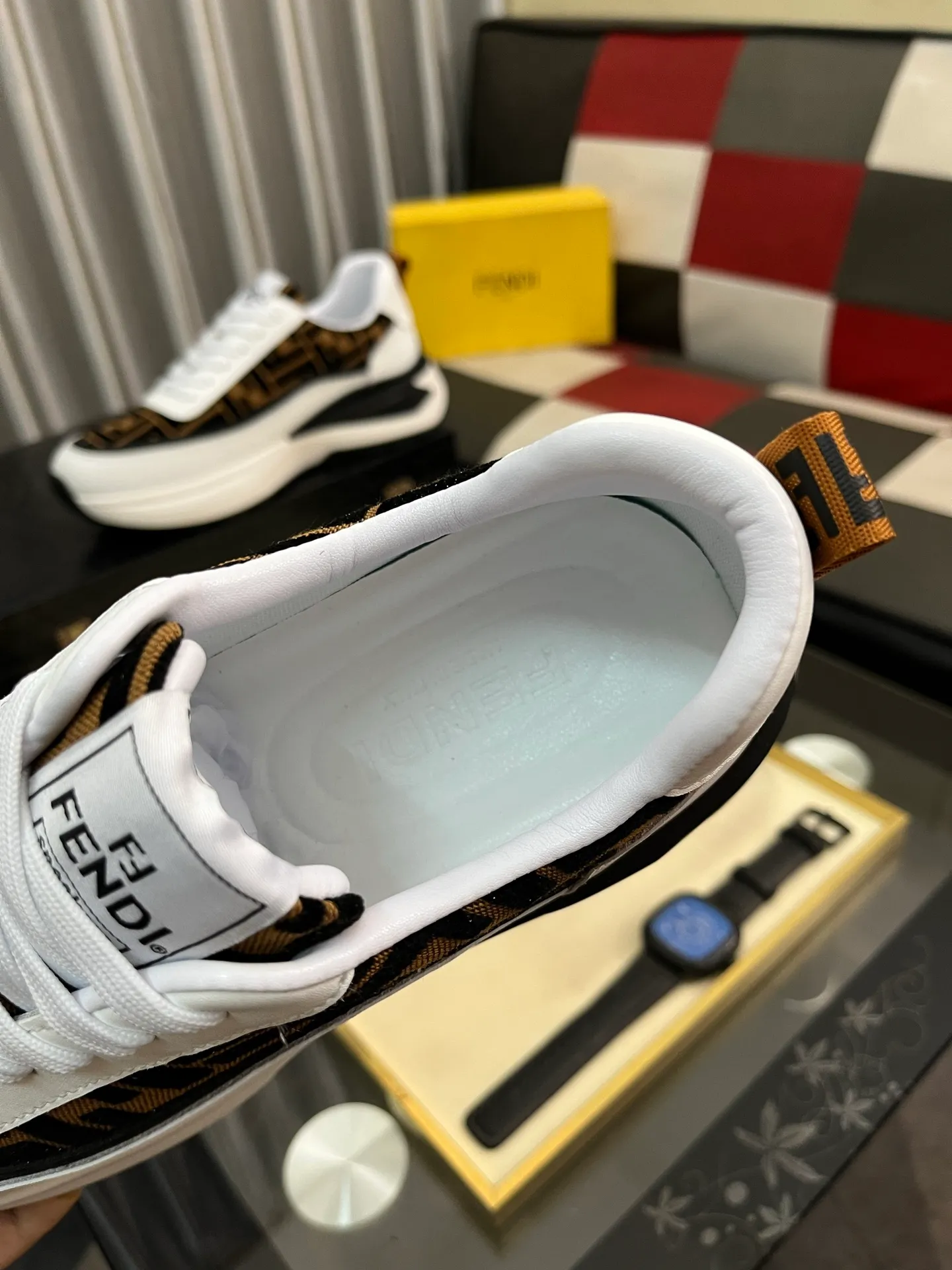 Men's shoes💰458⌚️⌚️[FENDI-FENDI] Classic men's casual shoes🔥New product nowadays, made of cowhide + breathable fabric, comfortable pigskin lining. The perfect last shape and generous and fashionable design have attracted the favor of many consumers. 🔥Number of sizes: 38-444️⃣Colors available